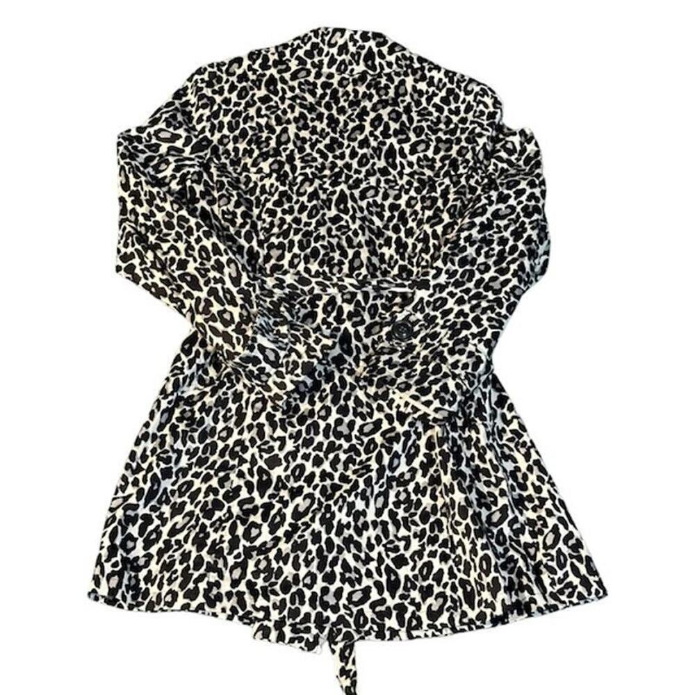 Women’s Forever 21 White Black Grey Medium Animal Print Jacket EUC - Picture 4 of 8